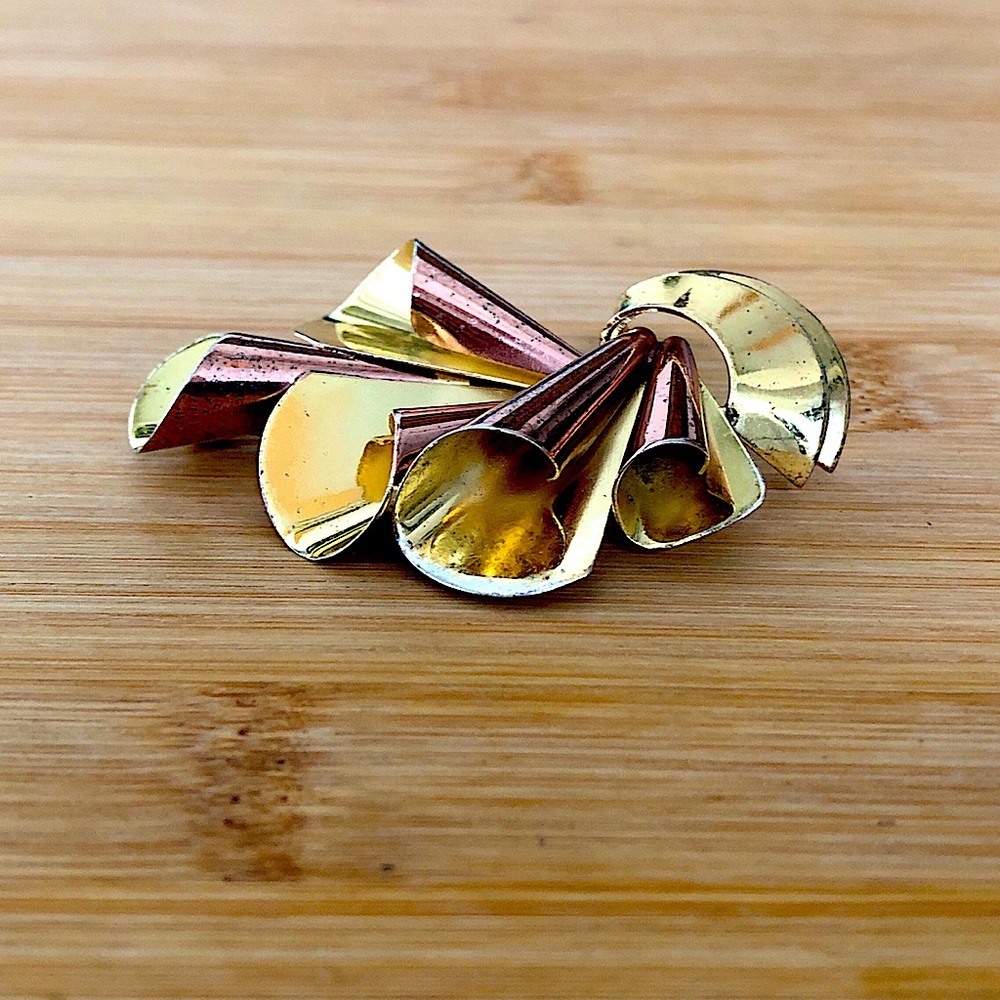 $57  Vintage Gold on Sterling Monet Estate Brooch 14.7 Gr Marked MONET STERLING - Picture 4 of 7